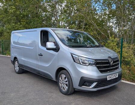 RENAULT TRAFIC 2.0 LL30 Blue dCi 130 Sport Panel Van MY22